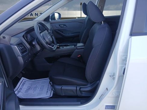 Used 2023 Nissan Rogue S image 9