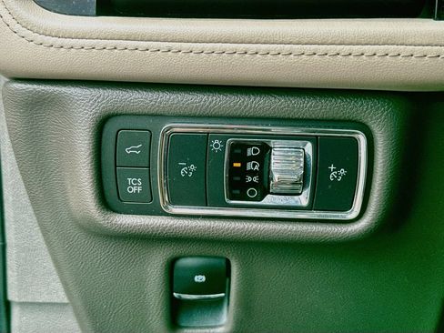 Used 2021 Lincoln Nautilus Reserve FWD image 21