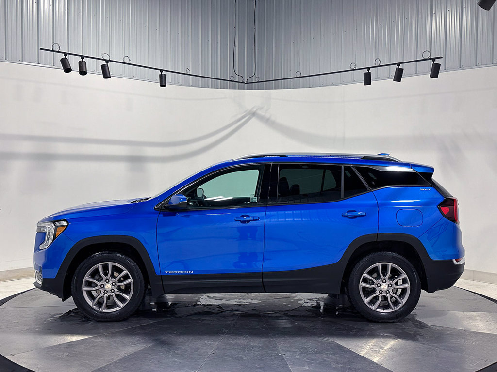 Used 2024 GMC Terrain SLT AWD/4WD image 16