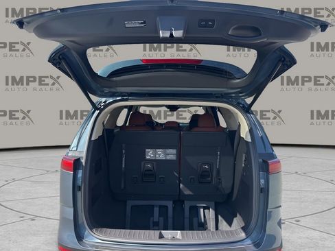 Used 2024 Kia Carnival SX Prestige image 30