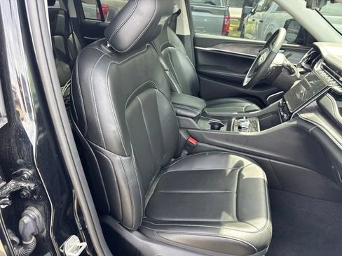 Used 2023 Jeep Grand Cherokee 4WD 4xe w/ Luxury Tech Group II image 9