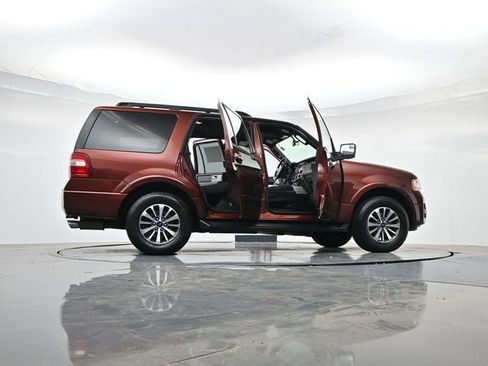 Used 2017 Ford Expedition XLT AWD/4WD image 53