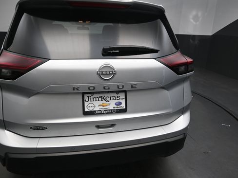 Certified 2025 Nissan Rogue S image 13