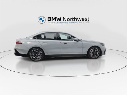 New 2026 BMW i5 eDrive40 w/ M Sport Package image 4