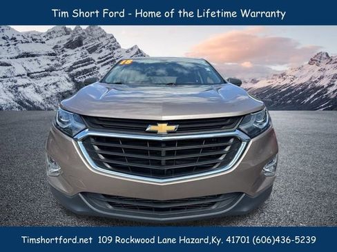 Used 2018 Chevrolet Equinox LS image 2