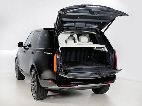 Certified 2025 Land Rover Range Rover SE AWD/4WD image 30
