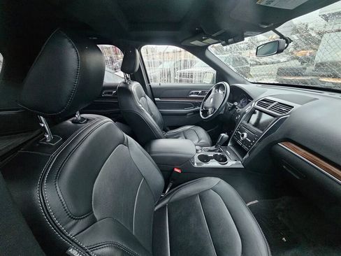 Used 2019 Ford Explorer Limited w/ Class III Trailer Tow Package image 11