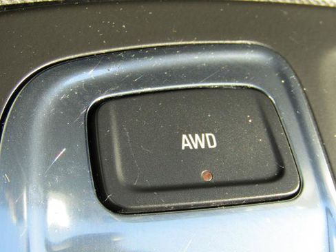 Used 2023 Chevrolet Equinox LT w/ Driver Convenience Package image 22