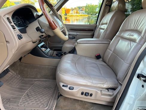 Used 1999 Ford Explorer Limited image 10