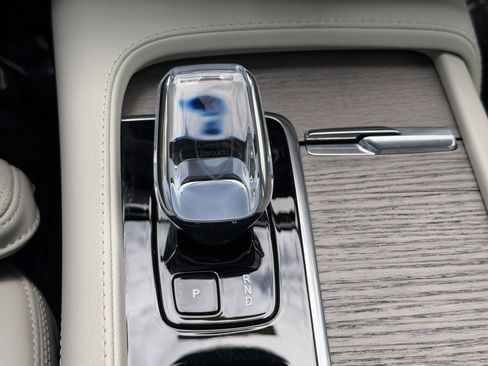 Certified 2024 Volvo XC90 B6 Ultimate w/ Protection Package Premier AWD/4WD image 28