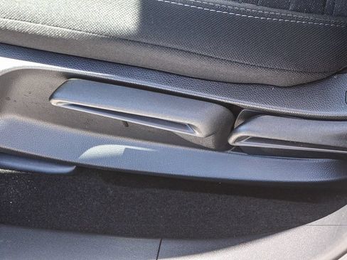 Certified 2025 Honda HR-V LX image 22