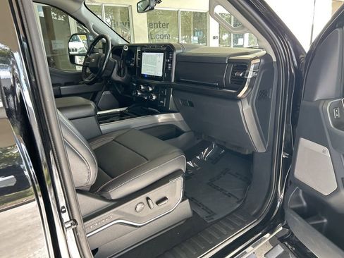 Used 2024 Ford F350 Lariat image 27