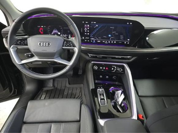 Used 2025 Audi Q5 Premium Plus w/ Premium Plus AWD/4WD image 5