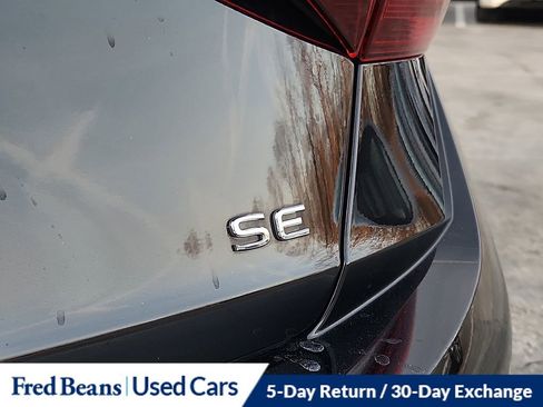 Certified 2022 Volkswagen Jetta SE w/ Panoramic Sunroof Package image 33