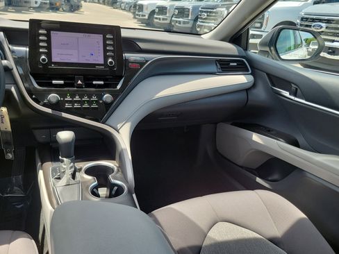 Used 2021 Toyota Camry LE FWD image 16