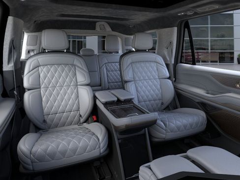 New 2026 Lincoln Navigator Black Label AWD/4WD image 11