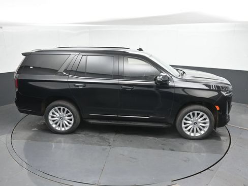 Used 2024 Cadillac Escalade Luxury AWD/4WD image 32
