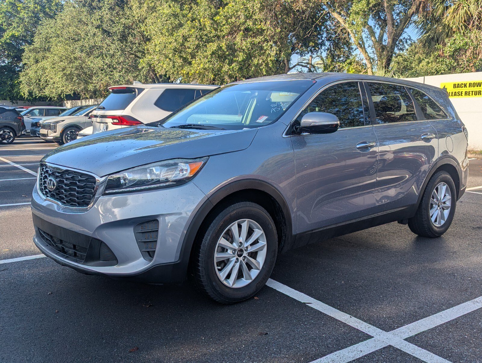 Used 2020 Kia Sorento LX FWD image 3
