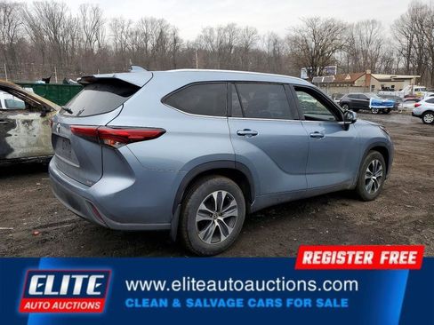 Used 2021 Toyota Highlander XLE image 6