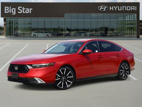 Used 2025 Honda Accord Touring image 1