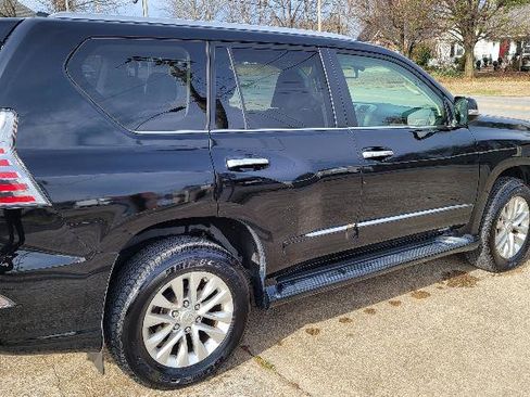 Used 2016 Lexus GX 460 w/ Premium Package image 6