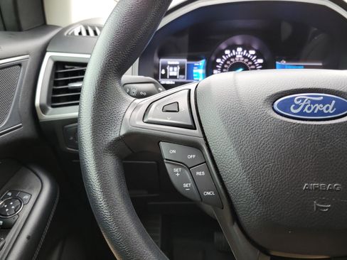 Used 2022 Ford Edge SE w/ Black Appearance Package image 12