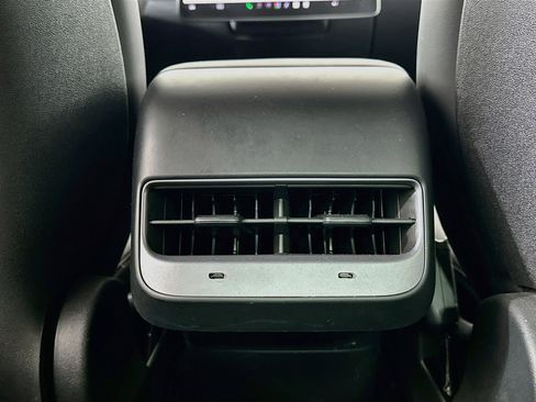 Used 2023 Tesla Model Y Long Range AWD/4WD image 27