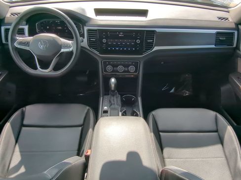 Used 2023 Volkswagen Atlas SE w/ Panoramic Sunroof Package FWD image 14