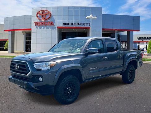 Used 2022 Toyota Tacoma SR5 w/ Technology Package AWD/4WD image 5