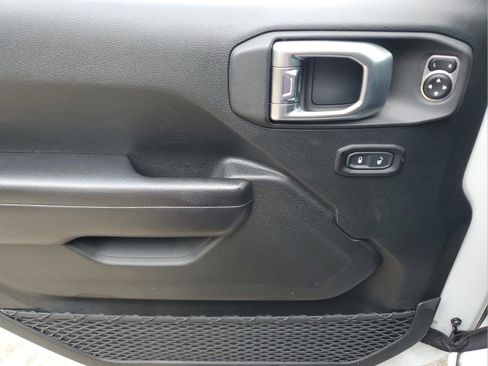 Certified 2020 Jeep Wrangler Sport S image 12