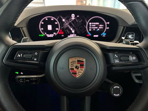 Used 2024 Porsche Cayenne AWD/4WD image 18