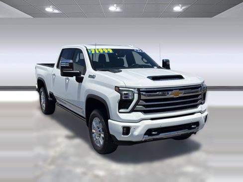 Used 2024 Chevrolet Silverado 3500 High Country w/ High Country Premium Package AWD/4WD image 6