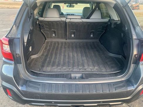 Used 2018 Subaru Outback 2.5i Limited image 11