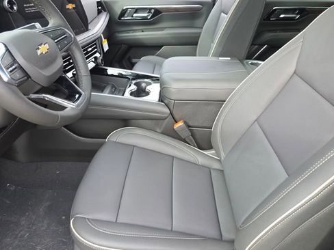 New 2026 Chevrolet Suburban Premier image 29