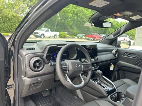 Used 2025 Chevrolet Colorado Trail Boss AWD/4WD image 10