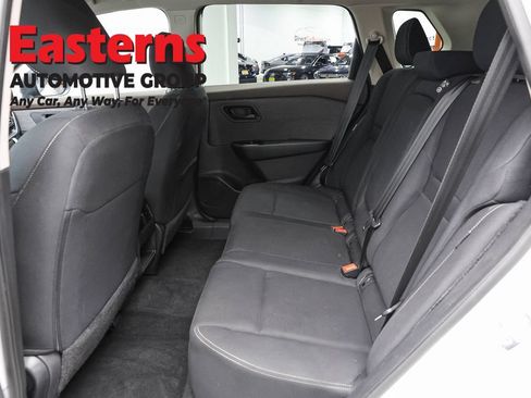 Used 2023 Nissan Rogue S AWD/4WD image 22