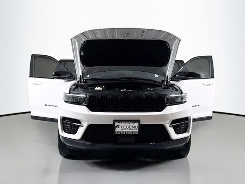 Used 2023 Jeep Grand Cherokee Altitude AWD/4WD image 17