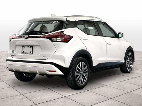 Used 2022 Nissan Kicks SV FWD image 11