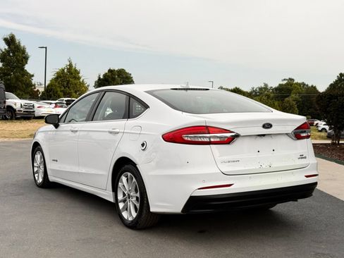 Used 2019 Ford Fusion SE FWD image 9