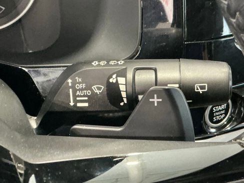 Used 2023 Nissan Pathfinder Platinum AWD/4WD image 44