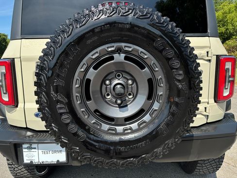 Used 2022 Ford Bronco Everglades AWD/4WD image 49