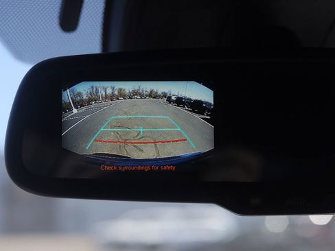 Used 2018 Toyota C-HR XLE FWD image 6