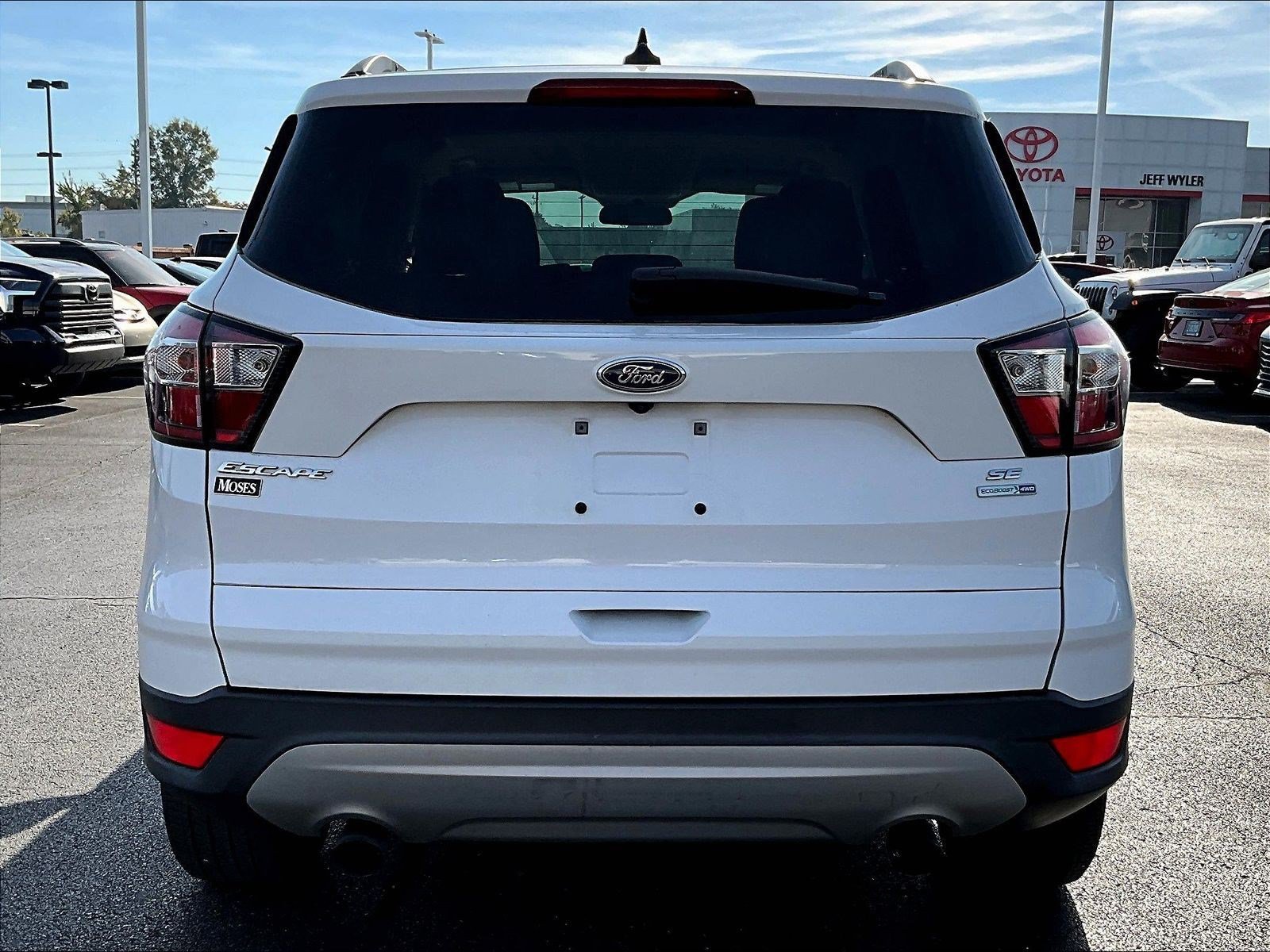 Used 2018 Ford Escape SE w/ SE Sync 3 Package AWD/4WD image 5