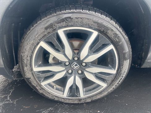 Used 2021 Honda Pilot Touring image 4