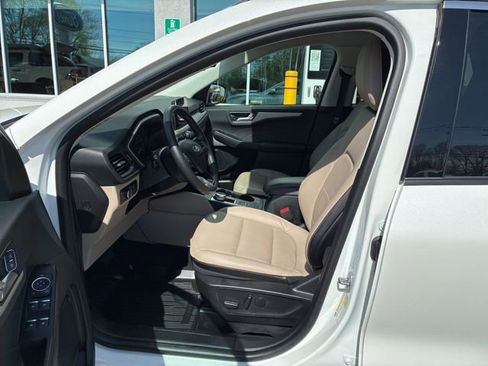 Certified 2022 Ford Escape SEL AWD/4WD image 17