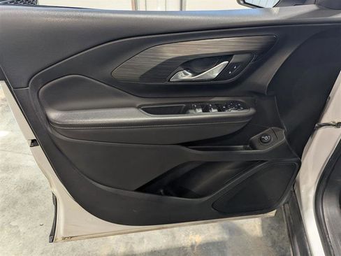 Used 2022 GMC Terrain SLE w/ Driver Convenience Package image 18