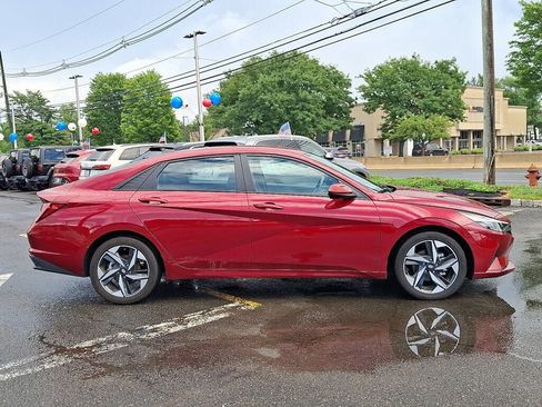Used 2023 Hyundai Elantra SEL w/ Convenience Package FWD image 3