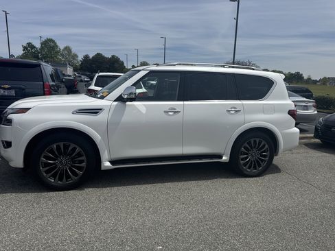 Used 2023 Nissan Armada Platinum w/ Captain's Chairs Package image 7