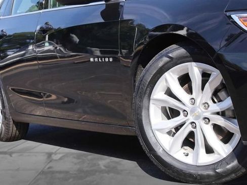Used 2024 Chevrolet Malibu LT FWD image 2