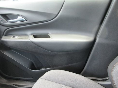 Used 2024 Chevrolet Equinox LT FWD image 33
